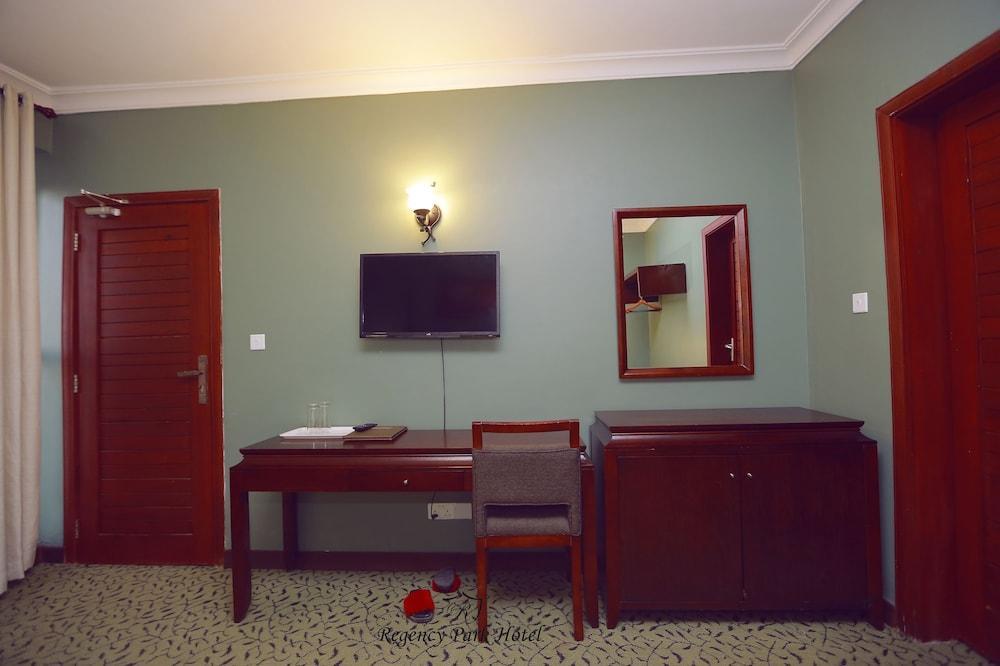 Regency Park Hotel Νταρ ες Σαλάμ Εξωτερικό φωτογραφία