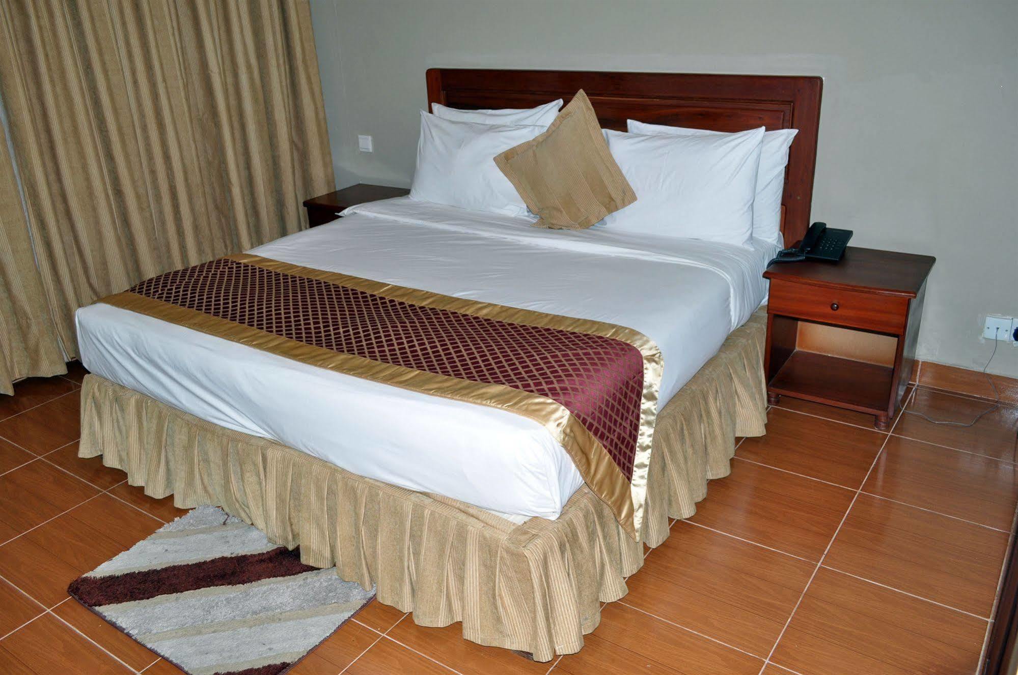Regency Park Hotel Νταρ ες Σαλάμ Εξωτερικό φωτογραφία