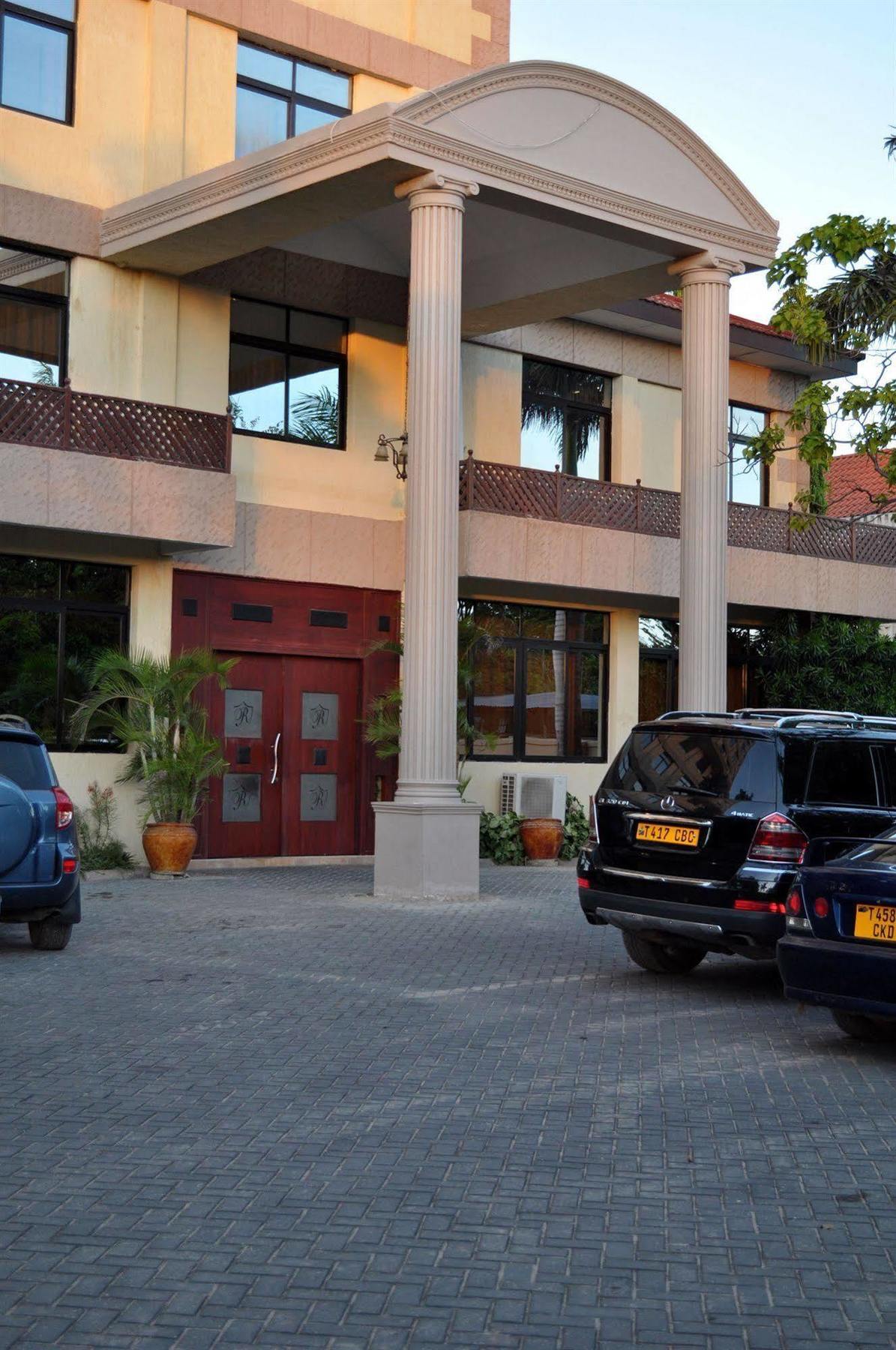 Regency Park Hotel Νταρ ες Σαλάμ Εξωτερικό φωτογραφία