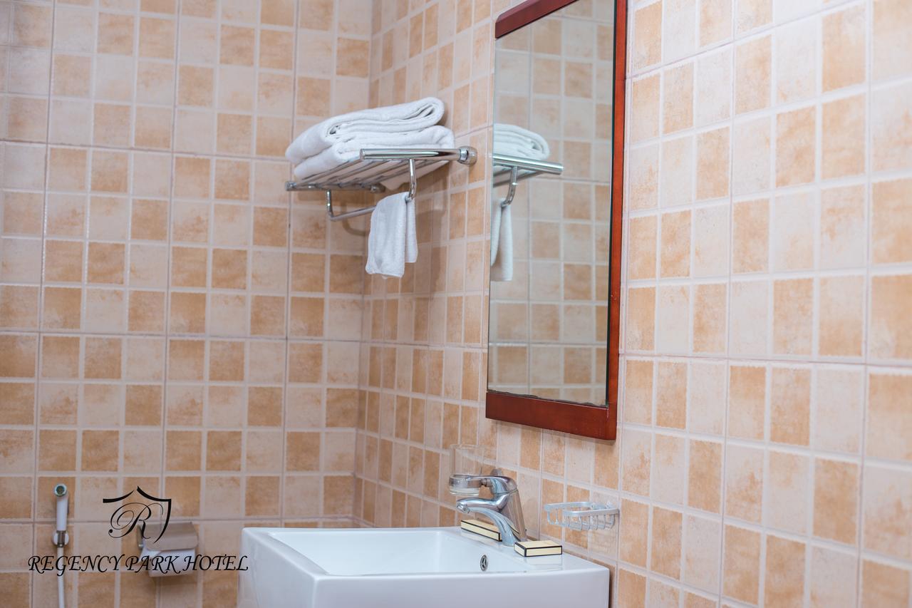 Regency Park Hotel Νταρ ες Σαλάμ Εξωτερικό φωτογραφία