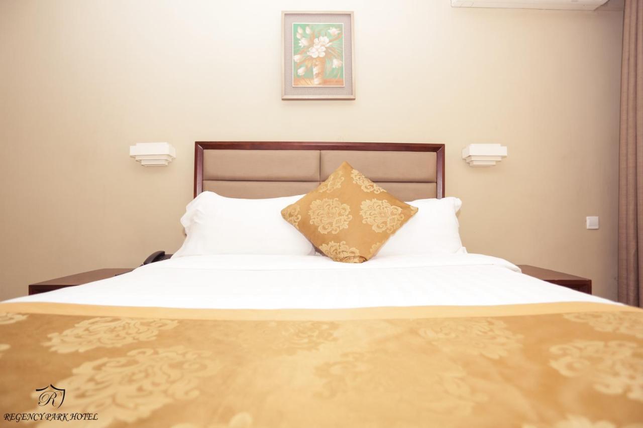 Regency Park Hotel Νταρ ες Σαλάμ Εξωτερικό φωτογραφία