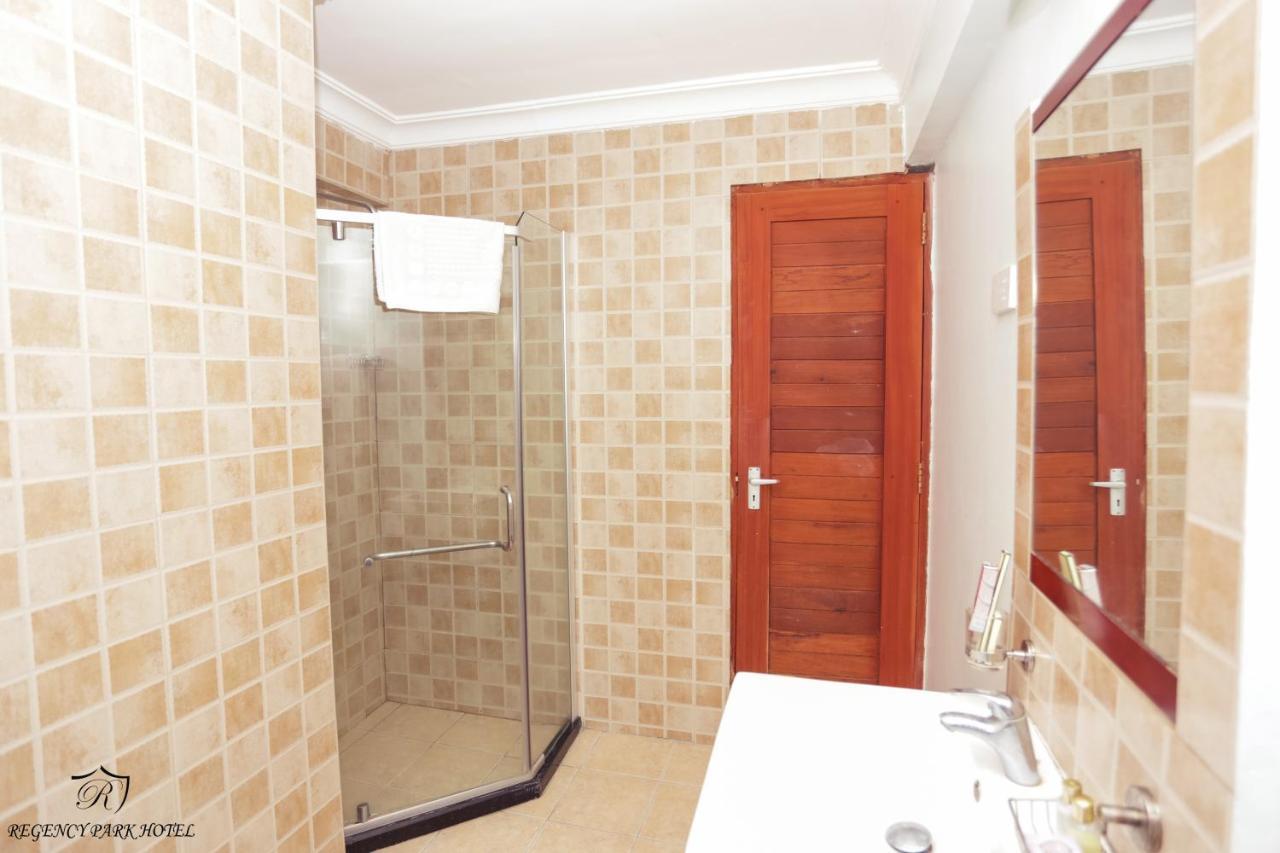 Regency Park Hotel Νταρ ες Σαλάμ Εξωτερικό φωτογραφία