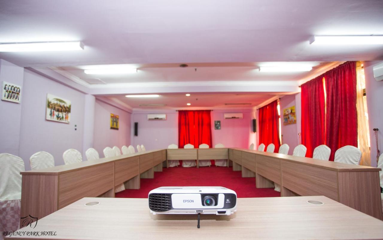 Regency Park Hotel Νταρ ες Σαλάμ Εξωτερικό φωτογραφία